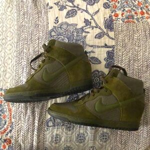 Olive Wedge Nikes Size 9!!!!!! 💚💚💚💚💚